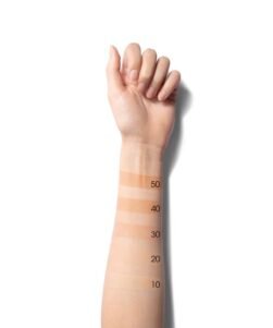 Base WATERPROOF TINTED MOISTURIZER BB SPF50